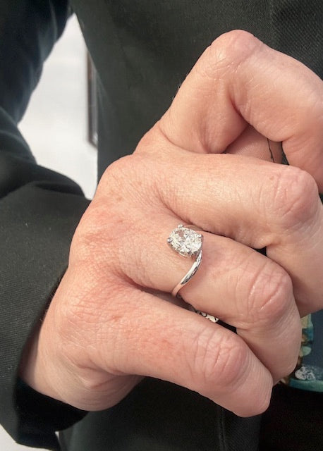 1 CT certified oval diamond engagement ring