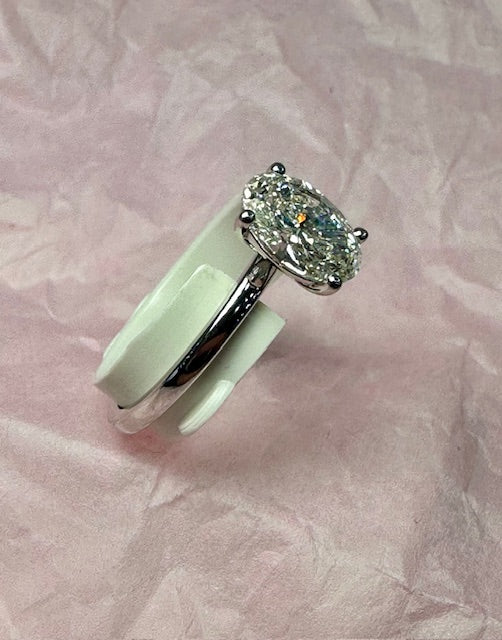1 ct oval engagement ring in white gold