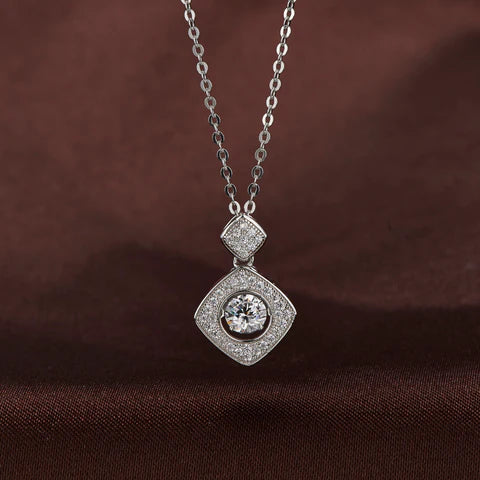 Sterling silver drop design necklace