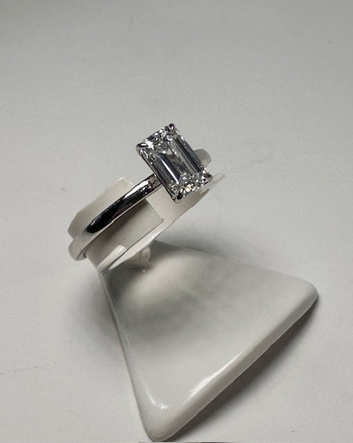 emerald cut solitaire engagement ring